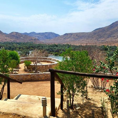 Kapika Waterfall Lodge Epupa エクステリア 写真