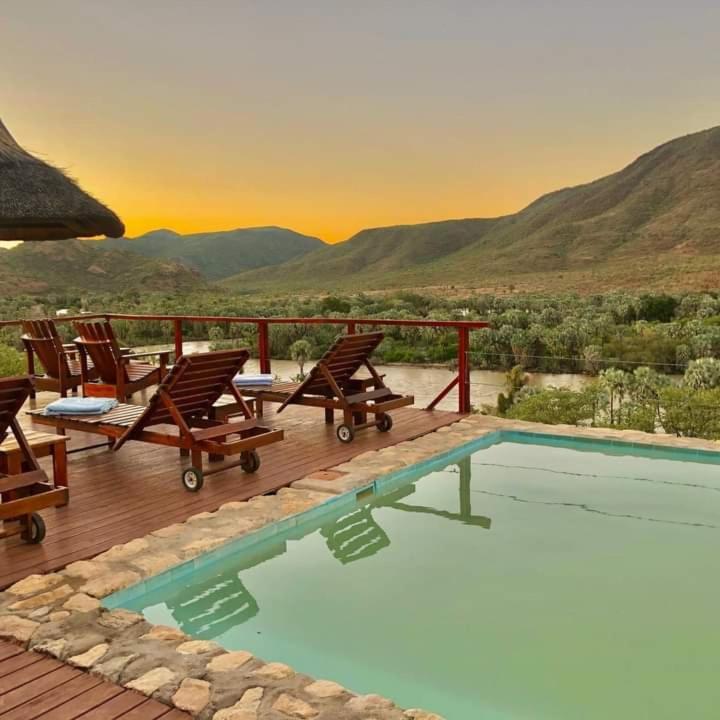 Kapika Waterfall Lodge Epupa エクステリア 写真