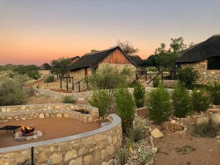 Kapika Waterfall Lodge Epupa エクステリア 写真