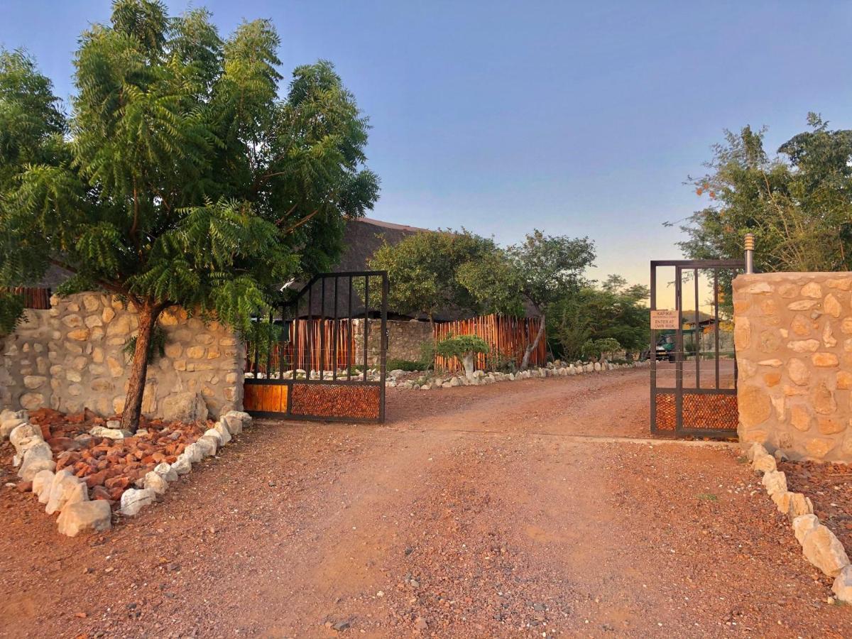 Kapika Waterfall Lodge Epupa エクステリア 写真