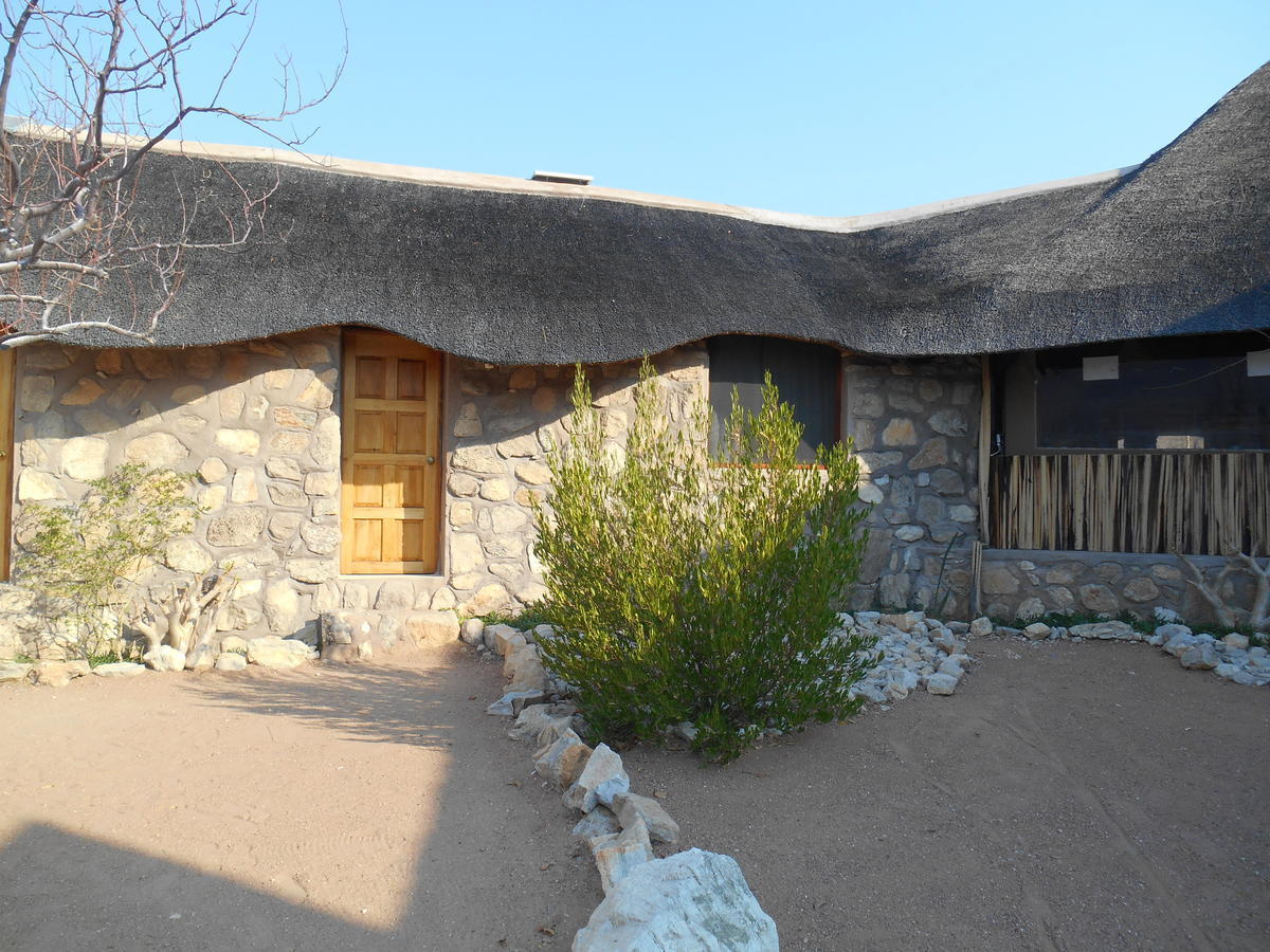 Kapika Waterfall Lodge Epupa エクステリア 写真