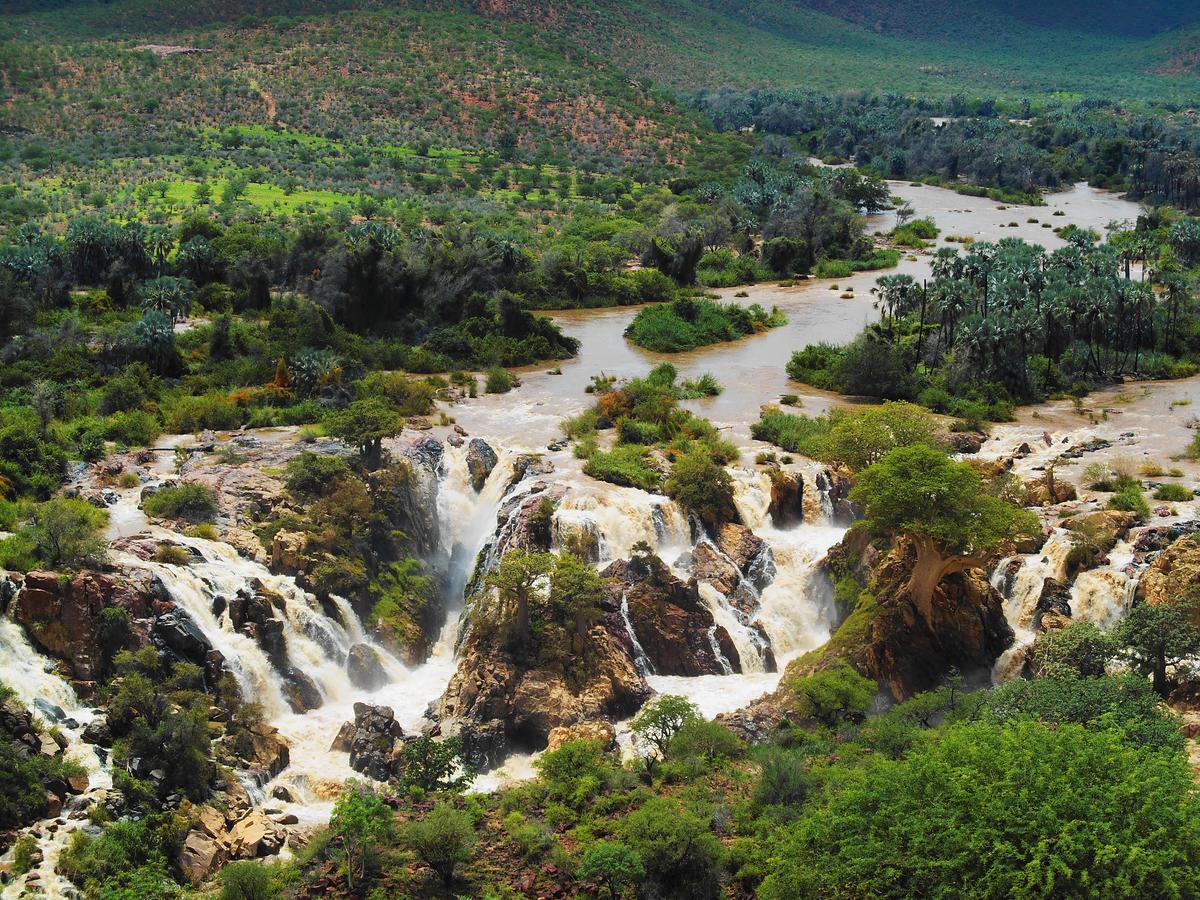 Kapika Waterfall Lodge Epupa エクステリア 写真