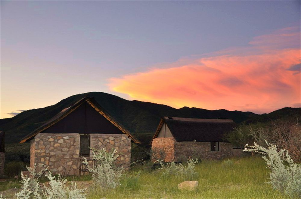 Kapika Waterfall Lodge Epupa エクステリア 写真