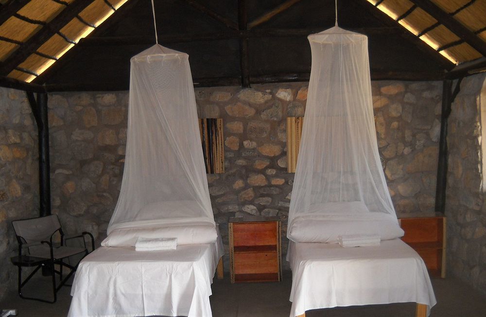 Kapika Waterfall Lodge Epupa エクステリア 写真